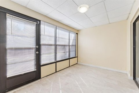Townhouse in Fern Park, Florida 3 bedrooms, 175.49 sq.m. № 2393745 - photo 19