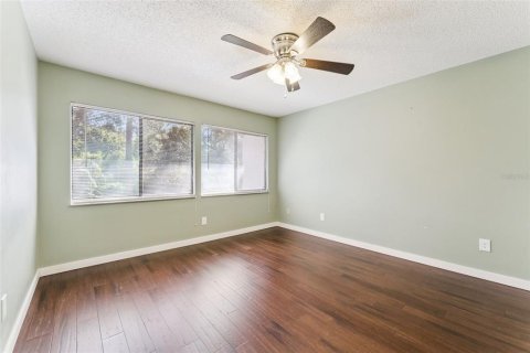Townhouse in Fern Park, Florida 3 bedrooms, 175.49 sq.m. № 2393745 - photo 15