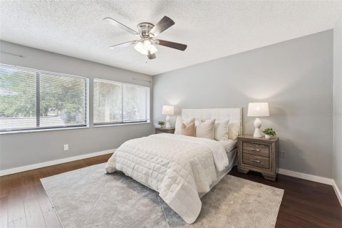 Townhouse in Fern Park, Florida 3 bedrooms, 175.49 sq.m. № 2393745 - photo 11