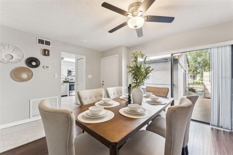 Townhouse in Fern Park, Florida 3 bedrooms, 175.49 sq.m. № 2393745 - photo 24