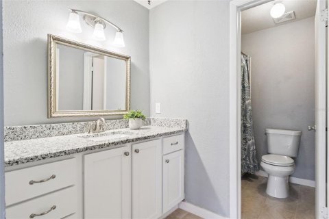 Townhouse in Fern Park, Florida 3 bedrooms, 175.49 sq.m. № 2393745 - photo 17