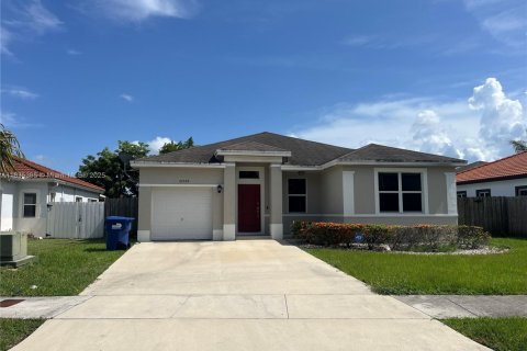 House in Homestead, Florida 4 bedrooms, 149.67 sq.m. № 1964903 - photo 2