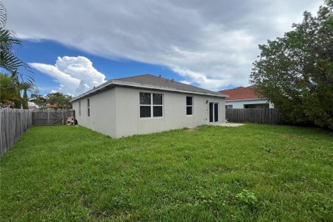 House in Homestead, Florida 4 bedrooms, 149.67 sq.m. № 1964903 - photo 24