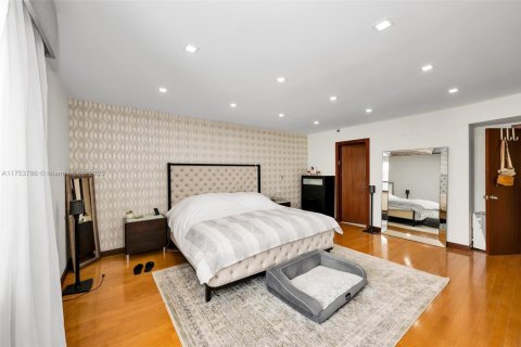 Condo in Bal Harbour, Florida, 2 bedrooms  № 1868443 - photo 21