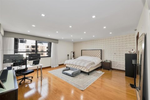 Condo in Bal Harbour, Florida, 2 bedrooms  № 1868443 - photo 20
