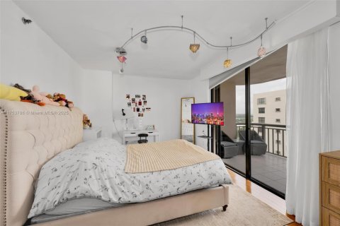 Condo in Bal Harbour, Florida, 2 bedrooms  № 1868443 - photo 27