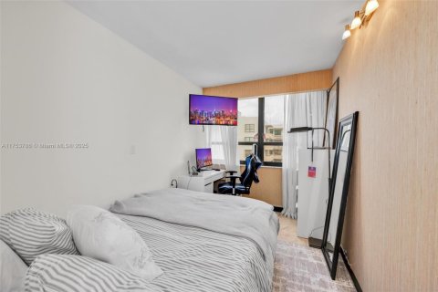 Condo in Bal Harbour, Florida, 2 bedrooms  № 1868443 - photo 28