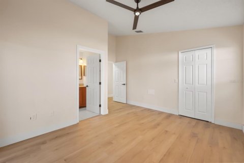 House in Orlando, Florida 4 bedrooms, 116.87 sq.m. № 2402732 - photo 16
