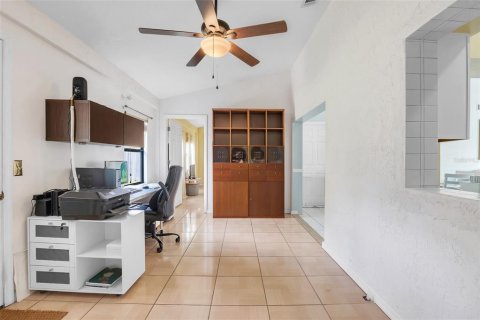 Villa ou maison à vendre à Kissimmee, Floride: 4 chambres, 185.99 m2 № 2148172 - photo 8