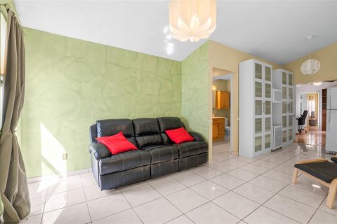 Villa ou maison à vendre à Kissimmee, Floride: 4 chambres, 185.99 m2 № 2148172 - photo 23