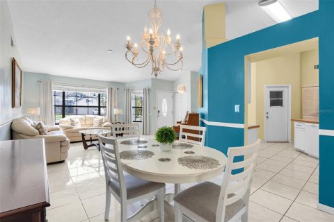 Villa ou maison à vendre à Kissimmee, Floride: 4 chambres, 185.99 m2 № 2148172 - photo 5