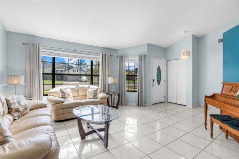 Villa ou maison à vendre à Kissimmee, Floride: 4 chambres, 185.99 m2 № 2148172 - photo 3