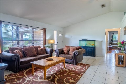 Casa en venta en Ocala, Florida, 3 dormitorios № 2013925 - foto 19