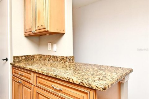 Condo in Cocoa Beach, Florida, 2 bedrooms  № 2108974 - photo 11