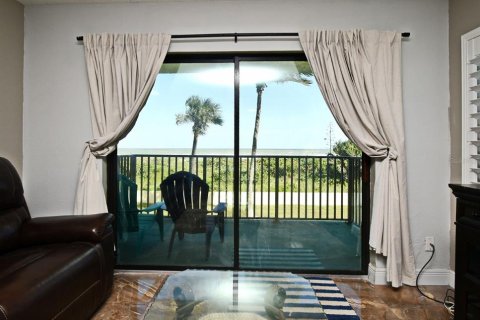 Condo in Cocoa Beach, Florida, 2 bedrooms  № 2108974 - photo 13
