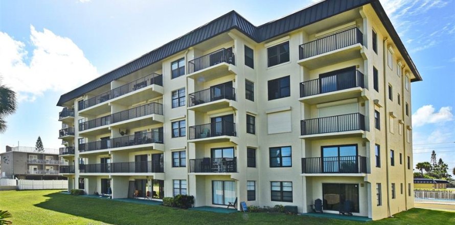 Condo in Cocoa Beach, Florida, 2 bedrooms  № 2108974