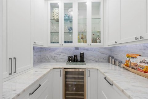 Купить виллу или дом в Тиерра-Верде, Флорида 10 комнат, 654.22м2, № 1803056 - фото 27