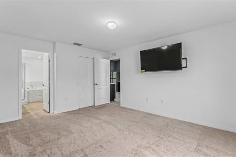 House in Bartow, Florida 4 bedrooms, 174.47 sq.m. № 2323318 - photo 20