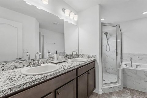 House in Bartow, Florida 4 bedrooms, 174.47 sq.m. № 2323318 - photo 23