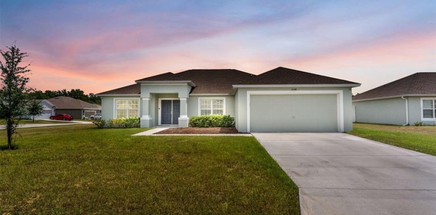 House in Bartow, Florida 4 bedrooms, 174.47 sq.m. № 2323318