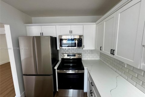 Купить кондоминиум в Майами, Флорида 2 спальни, 108.7м2, № 2025523 - фото 25