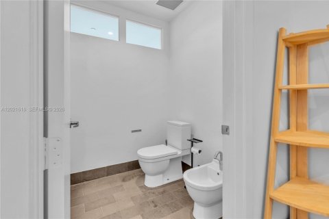 Condo in Miami, Florida, 2 bedrooms  № 2077910 - photo 14