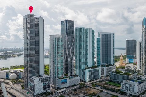 Condo in Miami, Florida, 2 bedrooms  № 2077910 - photo 25