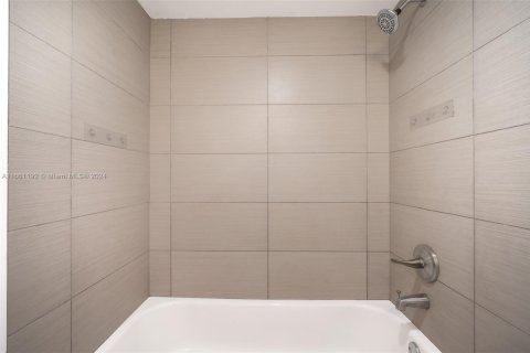 Купить таунхаус в Авентура, Флорида 3 спальни, 123.56м2, № 2056971 - фото 24