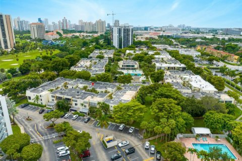 Купить таунхаус в Авентура, Флорида 3 спальни, 123.56м2, № 2056971 - фото 26