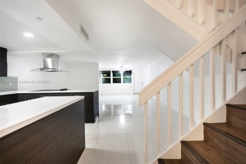 Купить таунхаус в Авентура, Флорида 3 спальни, 123.56м2, № 2056971 - фото 6
