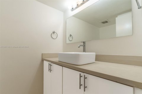 Купить таунхаус в Авентура, Флорида 3 спальни, 123.56м2, № 2056971 - фото 13