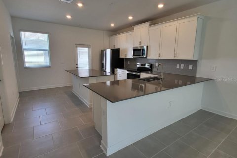 Adosado en alquiler en Orlando, Florida, 3 dormitorios, 151.99 m2 № 2209229 - foto 2