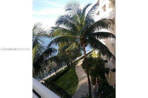 Copropriété à louer à Miami, Floride: 1 chambre, 72.46 m2 № 2065172 - photo 4