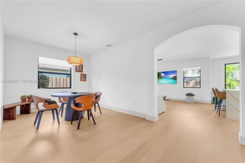 Купить виллу или дом в Майами, Флорида 4 спальни, 210.42м2, № 1997373 - фото 5