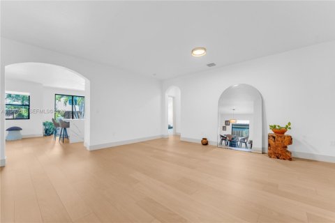 Купить виллу или дом в Майами, Флорида 4 спальни, 210.42м2, № 1997373 - фото 4