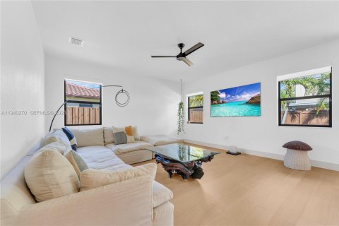 Купить виллу или дом в Майами, Флорида 4 спальни, 210.42м2, № 1997373 - фото 12