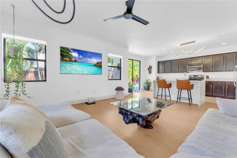 Купить виллу или дом в Майами, Флорида 4 спальни, 210.42м2, № 1997373 - фото 11