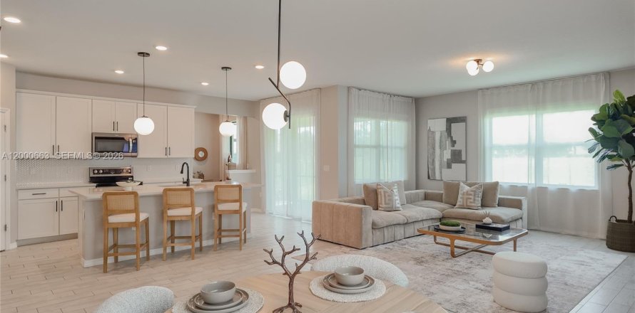 House in Tamarac, Florida 4 bedrooms, 218.97 sq.m. № 2065202