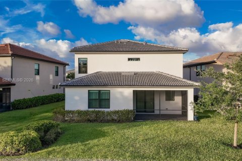 House in Tamarac, Florida 4 bedrooms, 218.97 sq.m. № 2065202 - photo 16