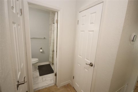 House in Tampa, Florida 4 bedrooms, 129.23 sq.m. № 2229592 - photo 21