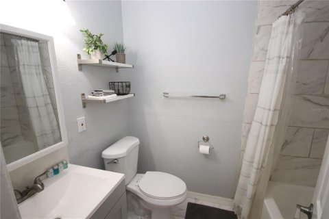 House in Tampa, Florida 4 bedrooms, 129.23 sq.m. № 2229592 - photo 19