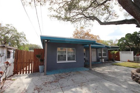 House in Tampa, Florida 4 bedrooms, 129.23 sq.m. № 2229592 - photo 23