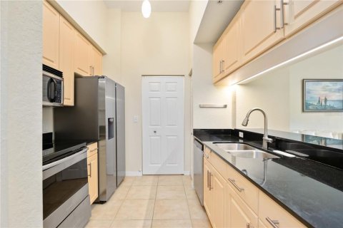 Condo in Sarasota, Florida, 3 bedrooms  № 1790107 - photo 9
