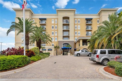 Condo in Sarasota, Florida, 3 bedrooms  № 1790107 - photo 1