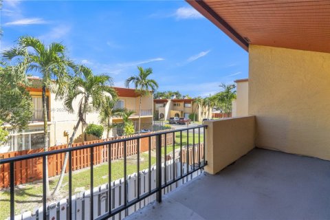 Townhouse in Miami, Florida 3 bedrooms, 151.34 sq.m. № 2012512 - photo 30