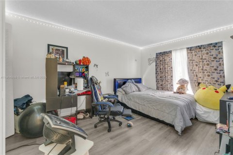 Townhouse in Miami, Florida 3 bedrooms, 151.34 sq.m. № 2012512 - photo 25