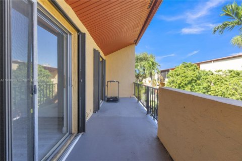 Townhouse in Miami, Florida 3 bedrooms, 151.34 sq.m. № 2012512 - photo 29
