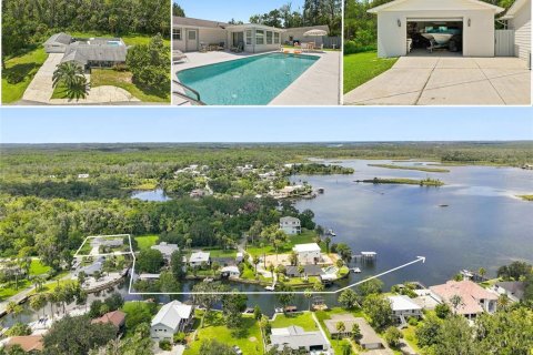 House in Crystal River, Florida 3 bedrooms, 185.8 sq.m. № 2355015