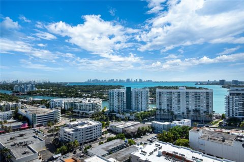 Condo in Miami Beach, Florida, 4 bedrooms  № 1922245 - photo 7