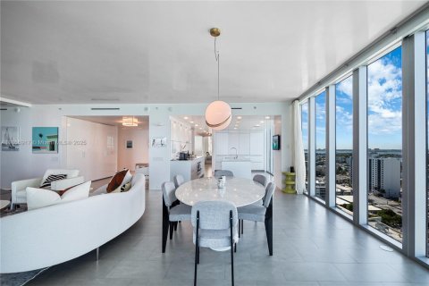 Condo in Miami Beach, Florida, 4 bedrooms  № 1922245 - photo 23